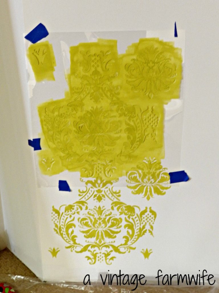 how to stencil a wall